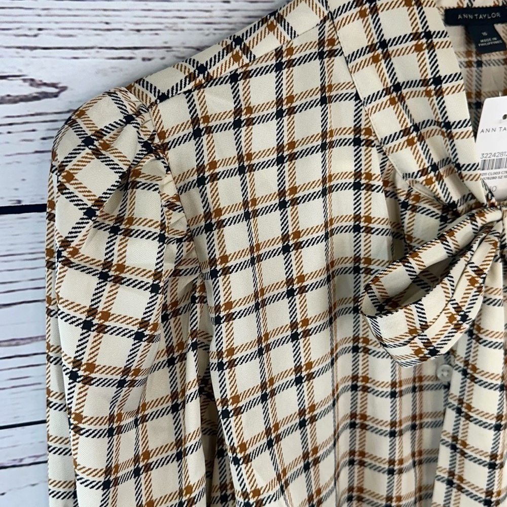 Ann Taylor Plaid Tie Neck Blouse Size 10 Cream Brown Long Sleeve - Picture 4 of 7